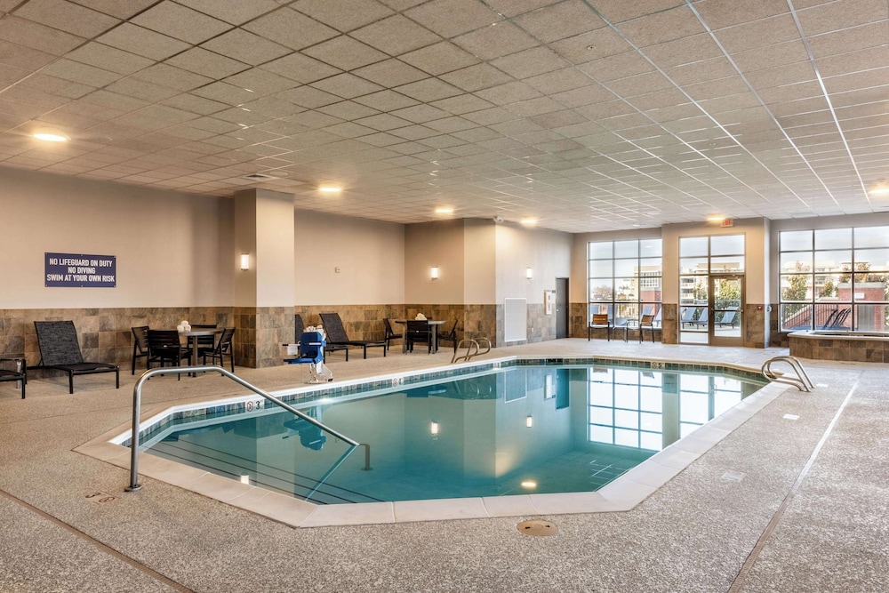 Drury Plaza Hotel Broadview Wichita 23/50