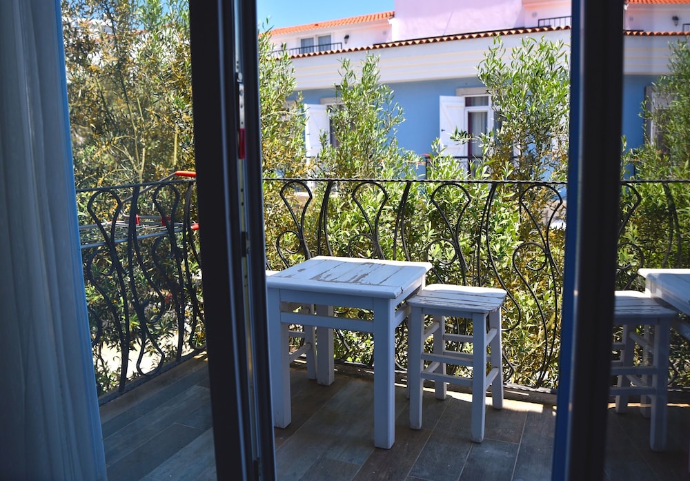 Zeytin Arasi Apart Otel 46/50