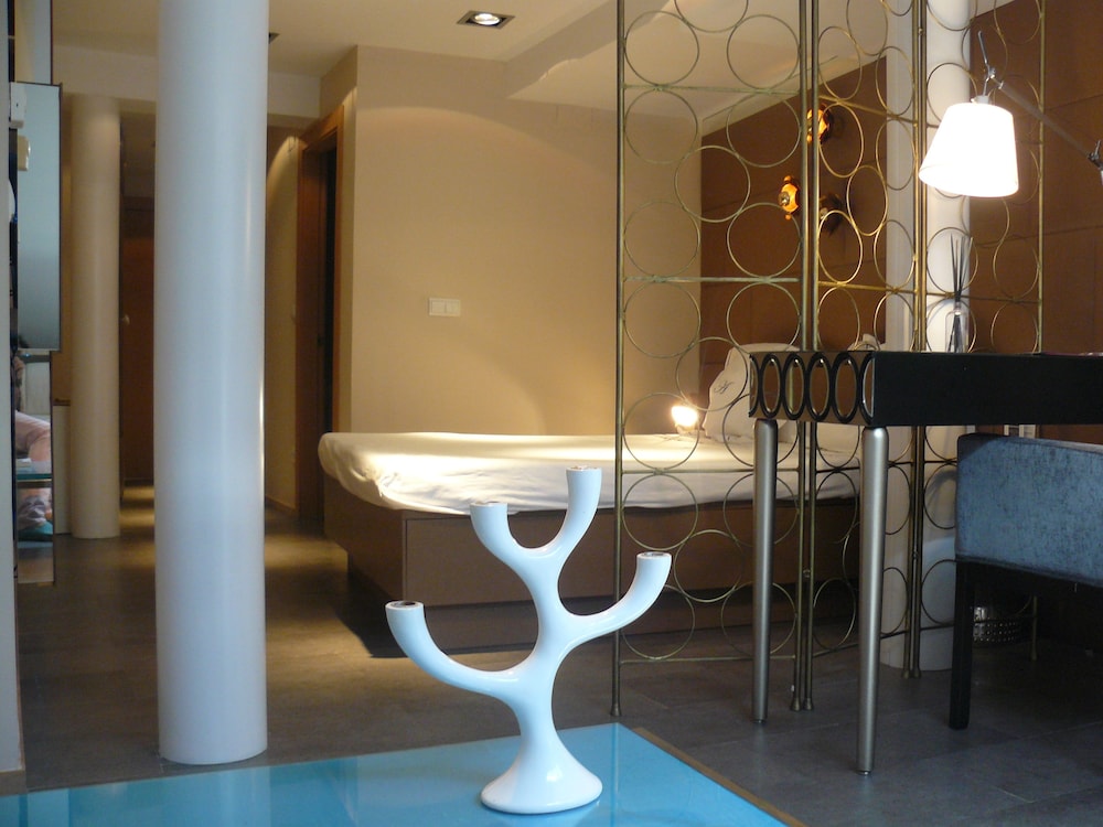 AB Design Suites 48/50