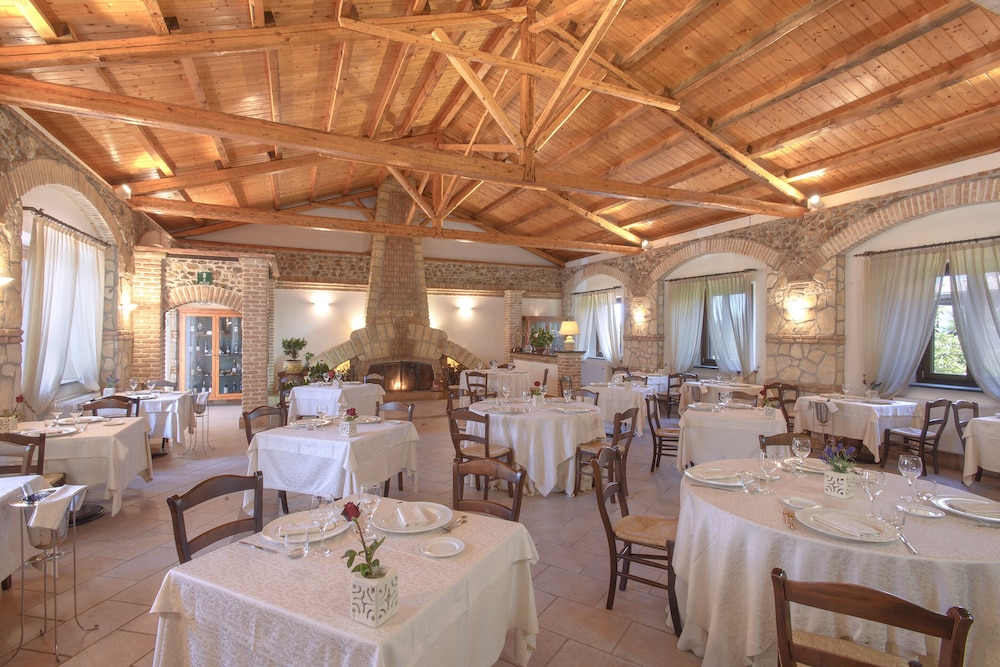 restaurant cafeteria