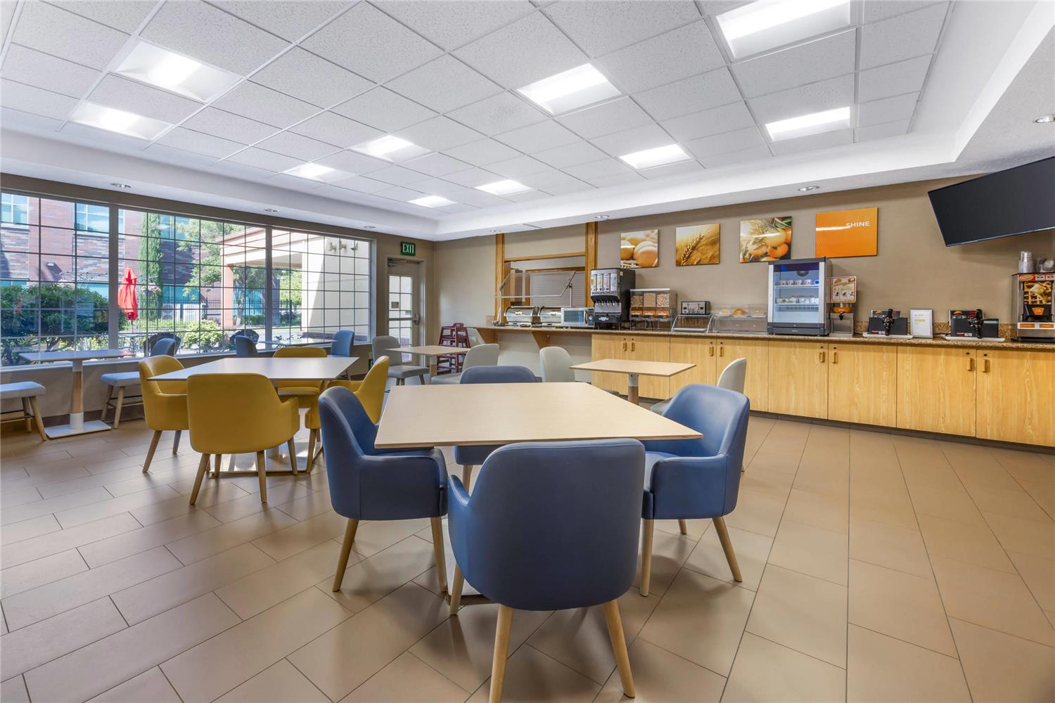 restaurant cafeteria