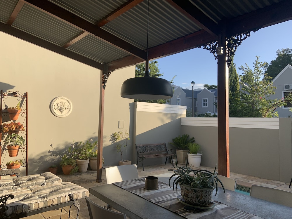 La Gratitude Guest House 17/29