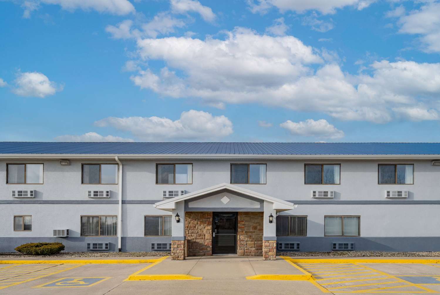 Super 8 by Wyndham Danville 16/22