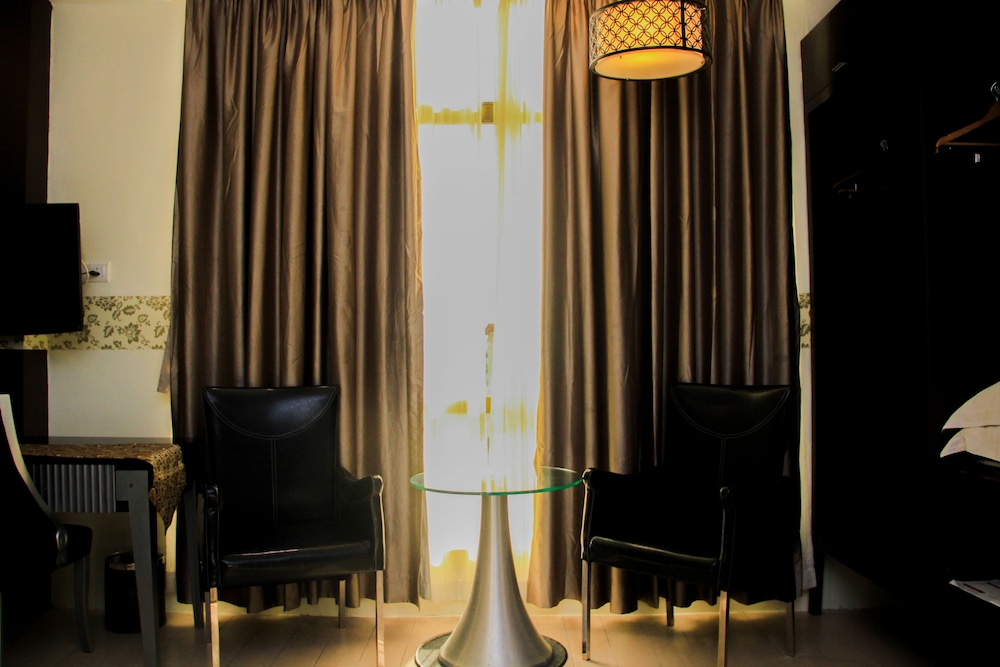 Shervinton Executive Boutique Hotel 54/60
