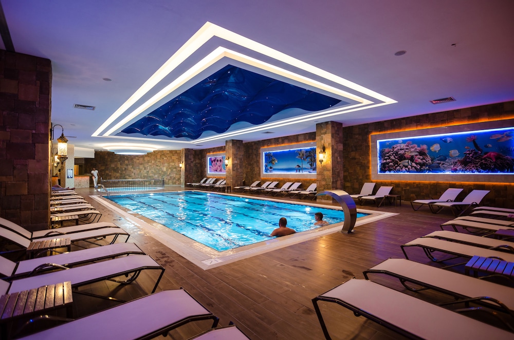 The Lumos Deluxe Resort Hotel and Spa 30/60