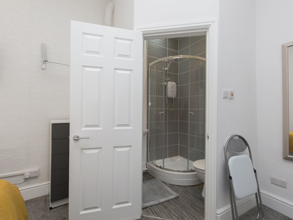 Townhouse Plus @ 40 West St 33/50