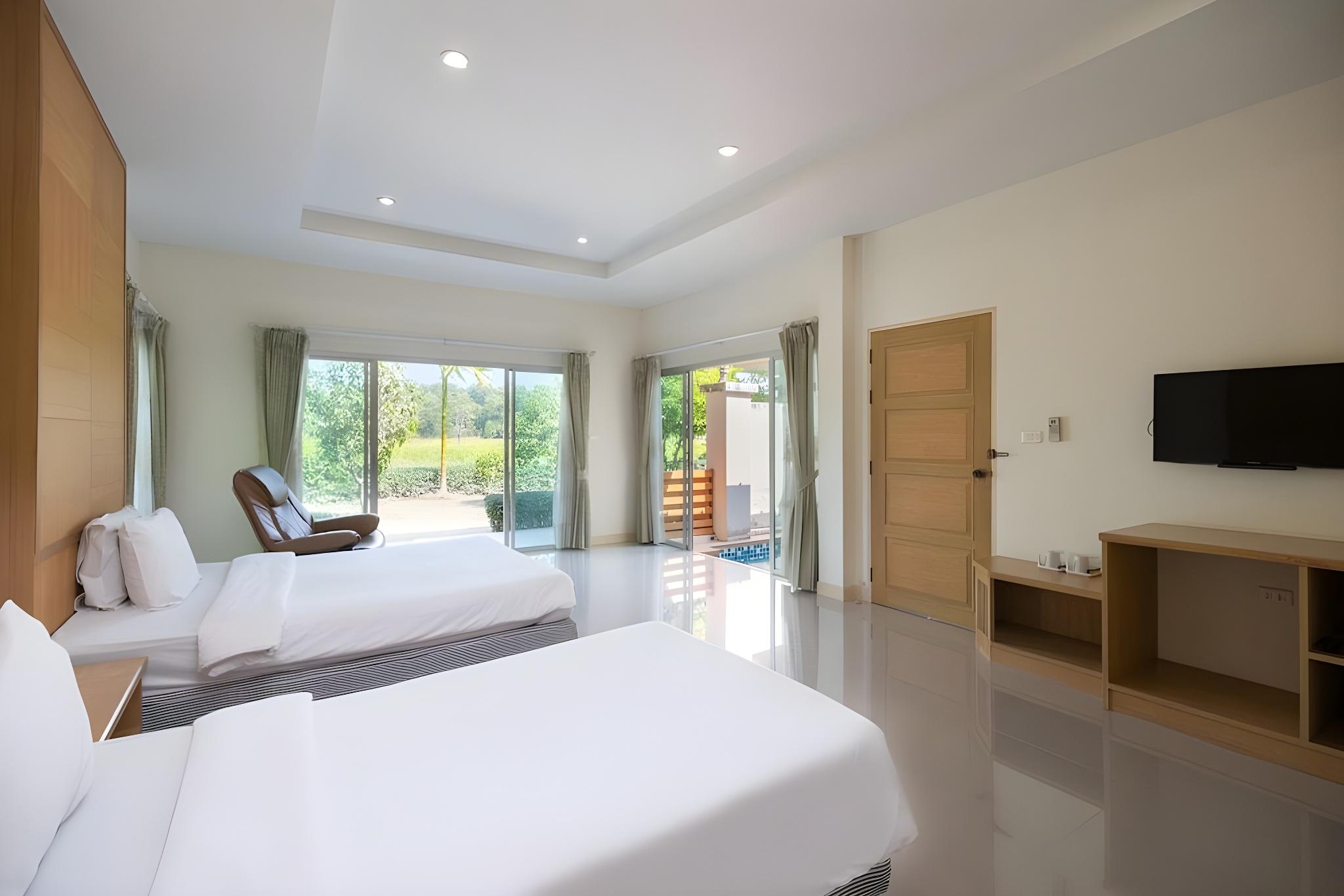 3 Bedrooms, House, Jetted Tub