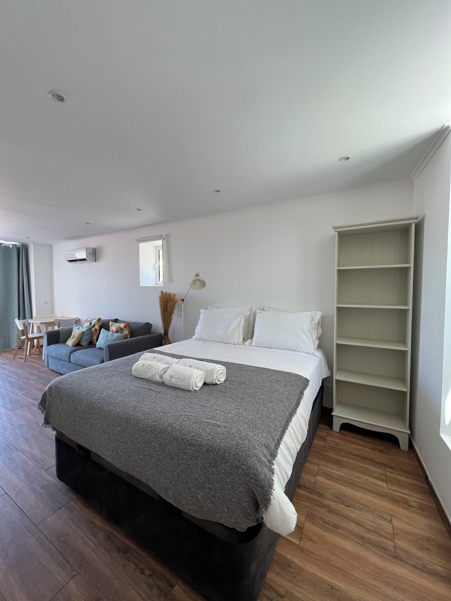 Panoramic, Apartment, Queen Bed, Sofa, Pool Access