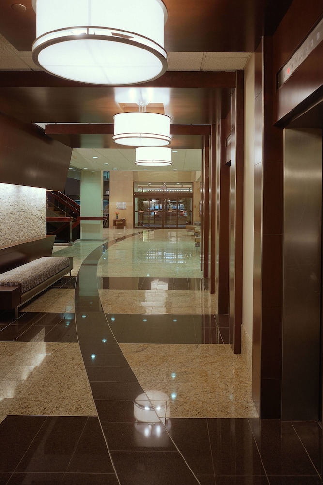 Lobby at Delta Hotels Calgary Airport In Terminal, CALGARY