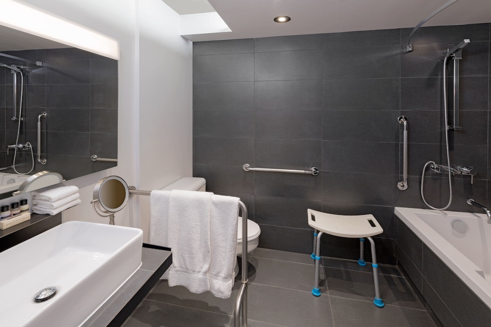 Hotel Pur Quebec A Tribute Portfolio Hotel 17/49