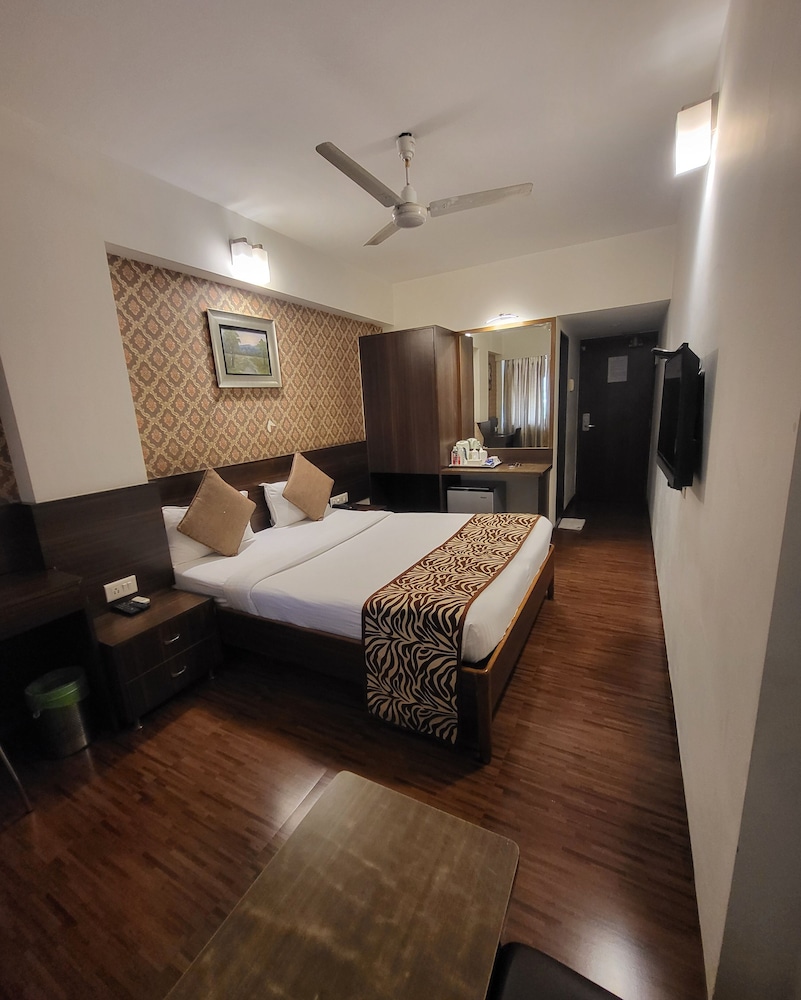 غرفة تنفيذية بسرير كوين بغرفة نوم واحدة، HOTEL MAHARANA INN 2/8