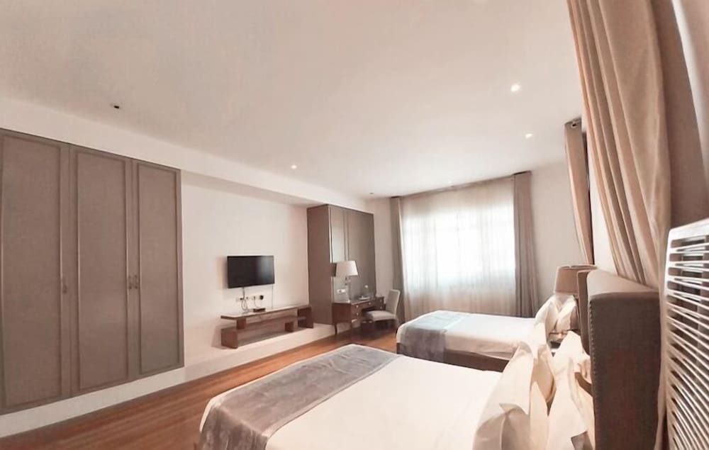 Pool, Executive, Suite, 2 Queen Beds