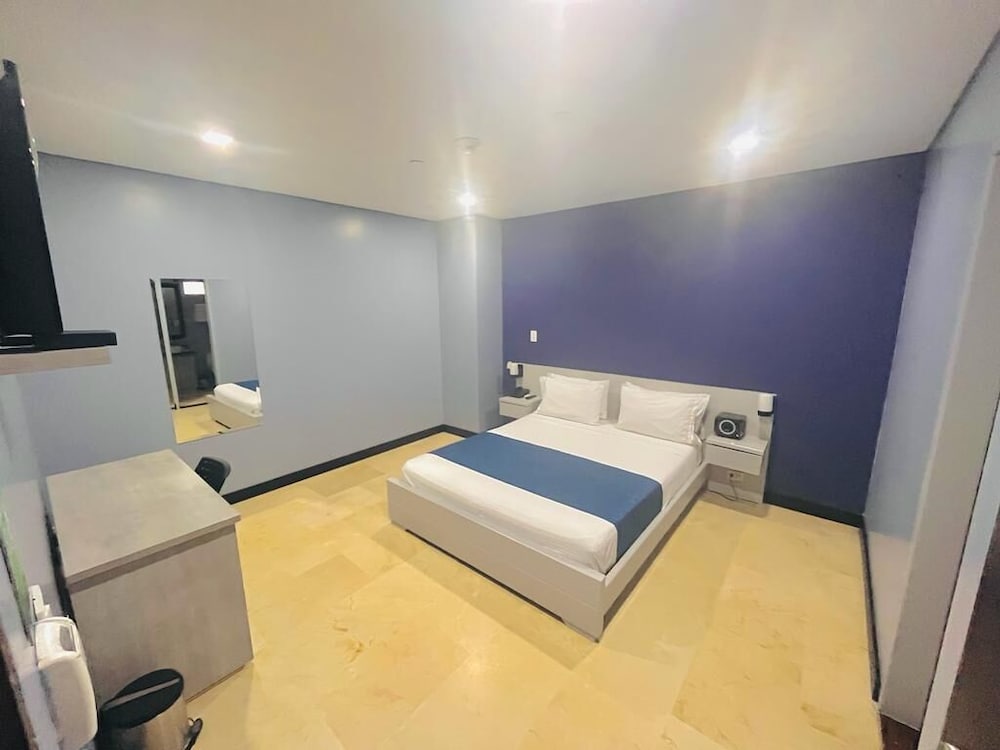 HOTEL LLERAS 10 17/63