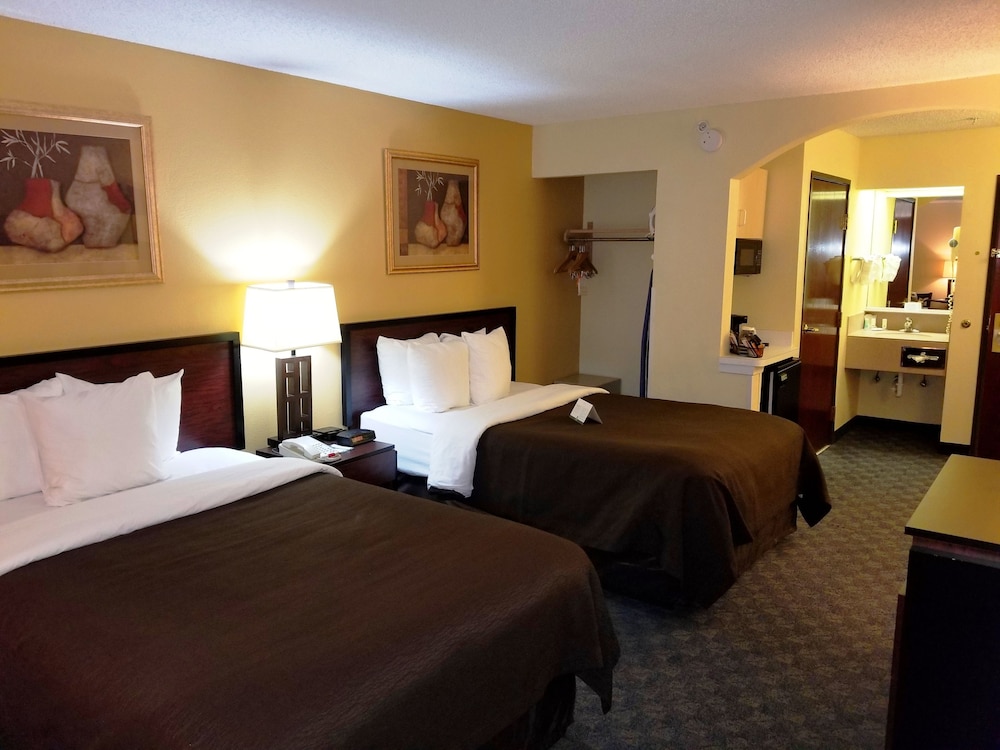 Quality Inn & Suites Irving DFW Airport South 12/34