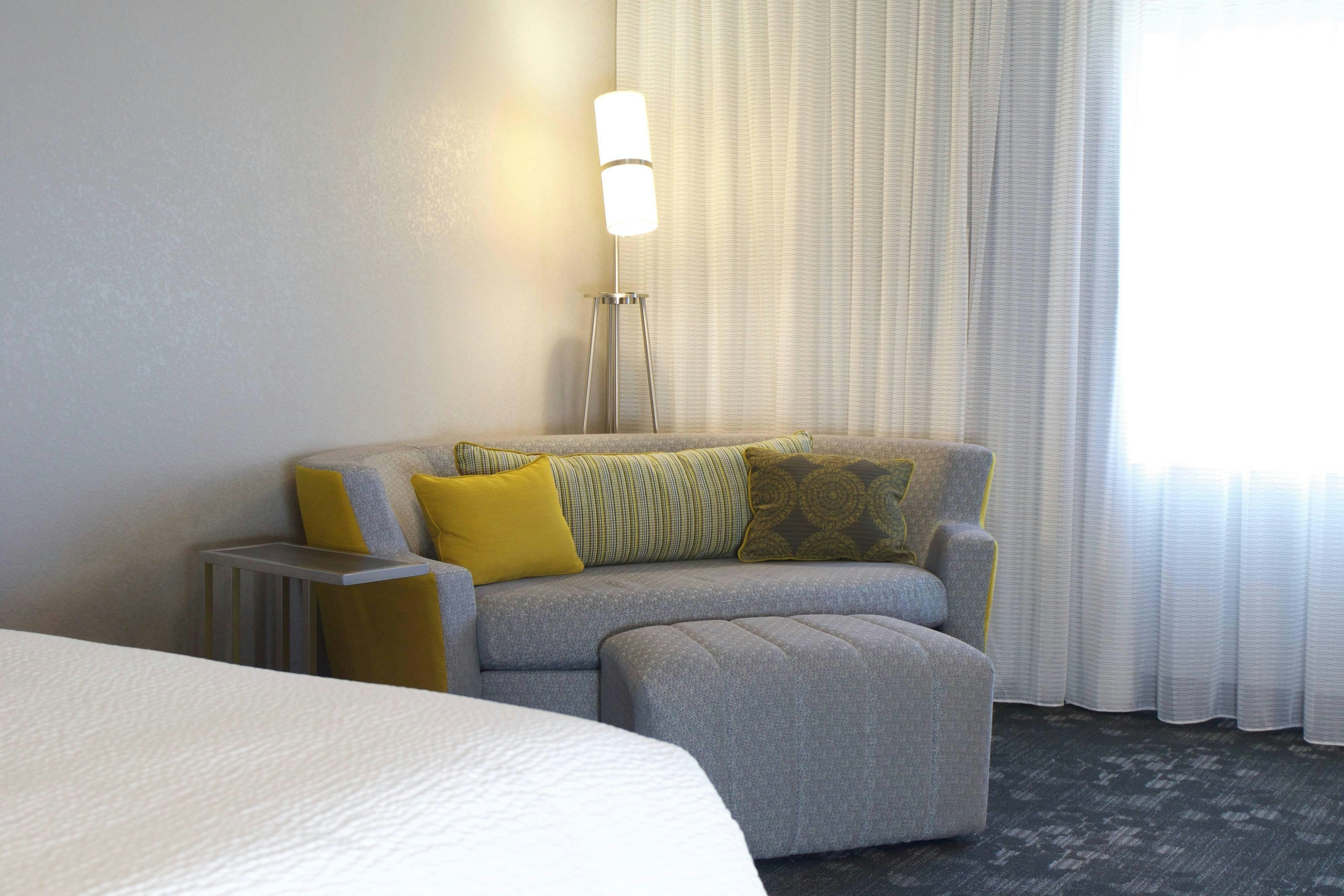 Courtyard by Marriott Asheville Airport 13/24