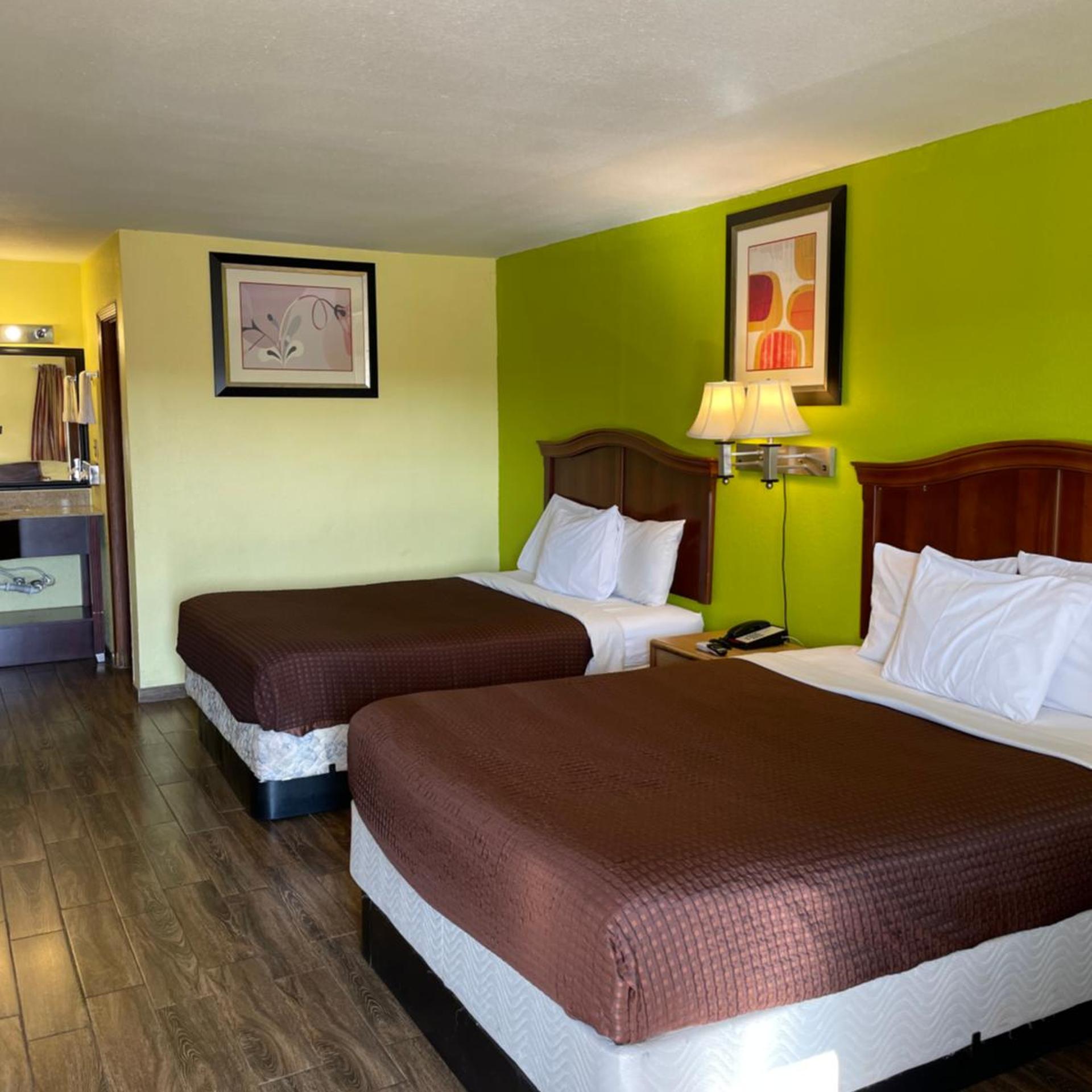 Linder Motor Lodge 10/21