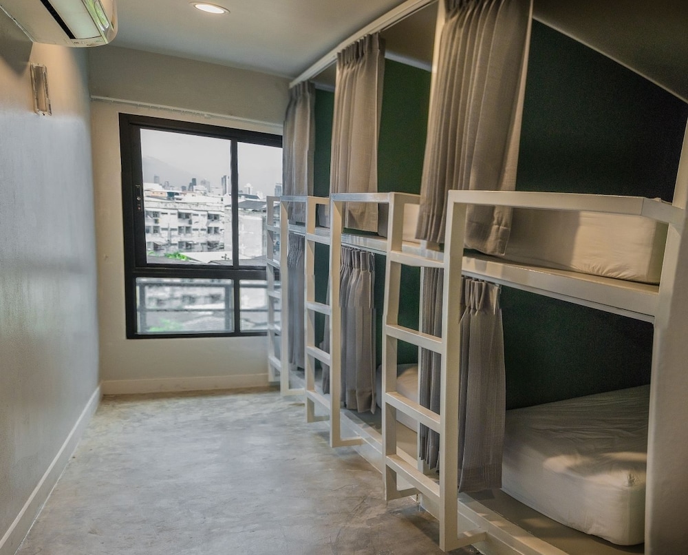 Yaks Hostel 31/40
