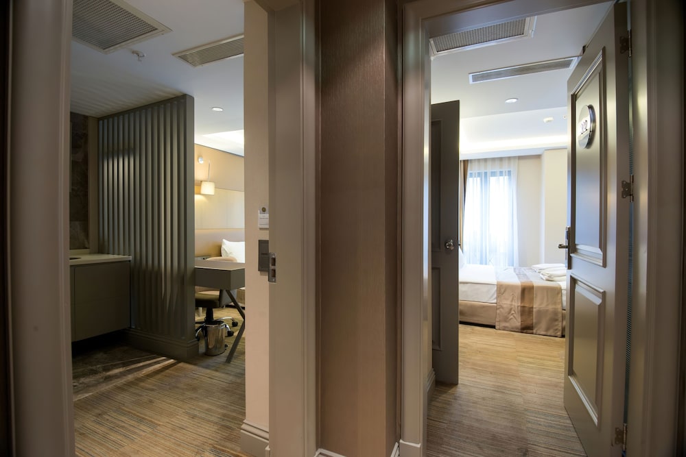 Gk Regency Suites Hotel 53/54