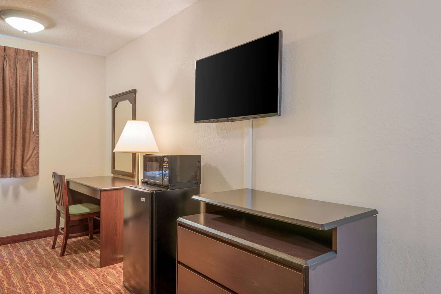 Rodeway Inn Benton, AR 15/22