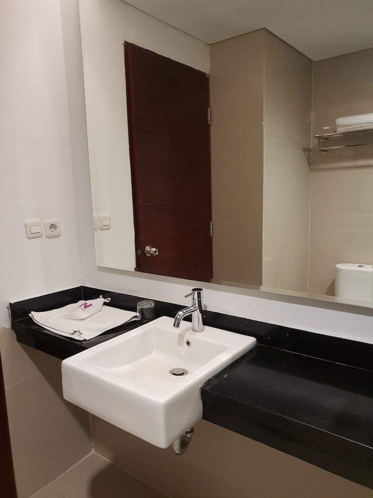 Novena Hotel 59/61
