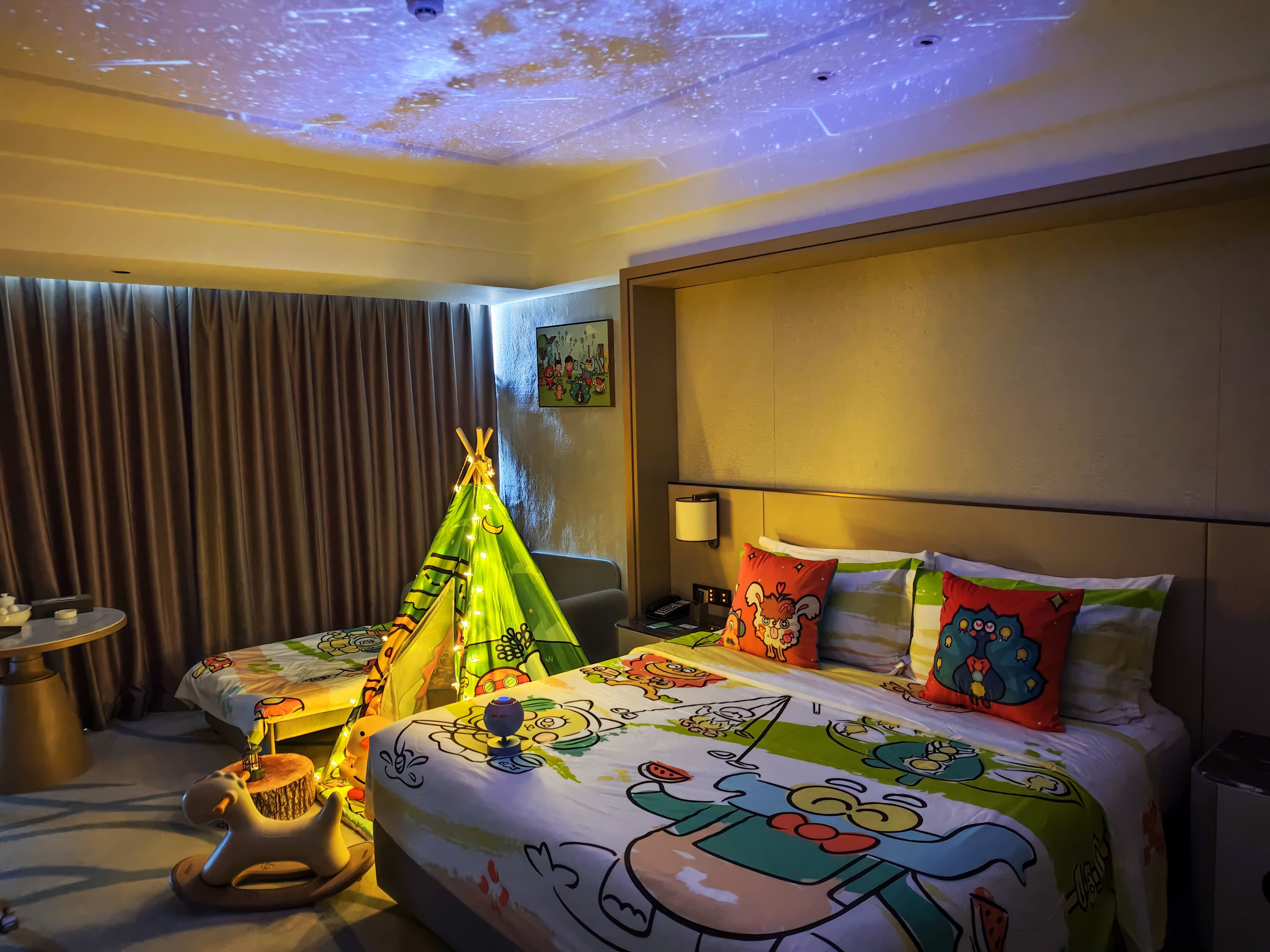 Kids Theme, Standard, Single, King Bed, Sofa