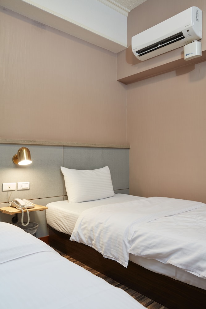 Tainan Inn 25/75