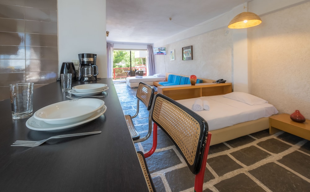 Apollonia Apartments 49/50