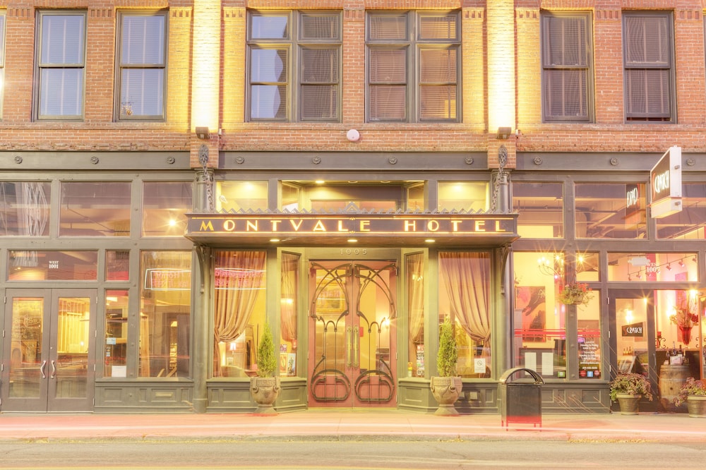 Montvale Hotel 2/71