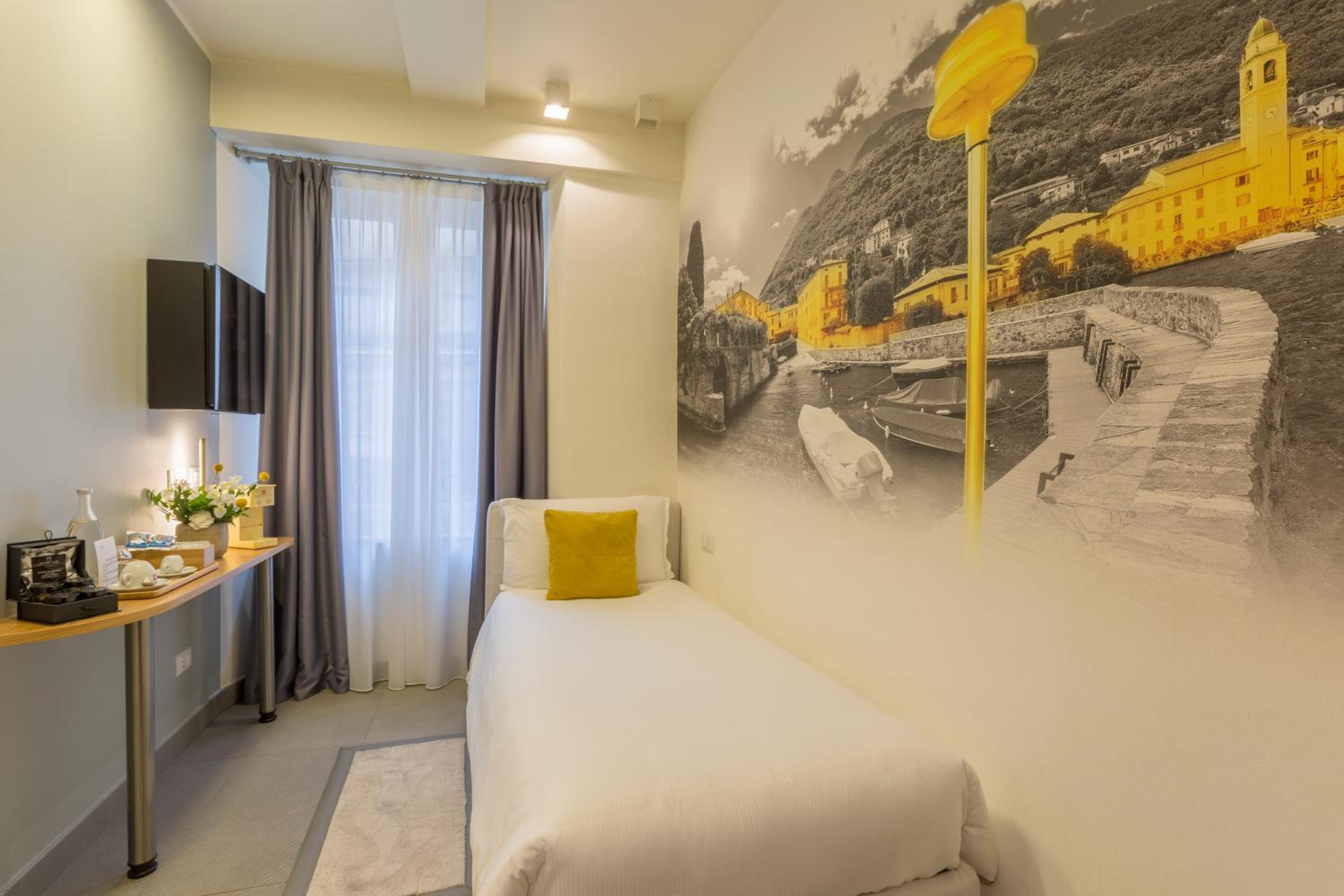 ROOM, SINGLE