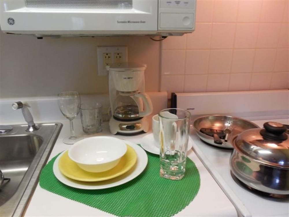 Affordable Suites Lexington 25/28