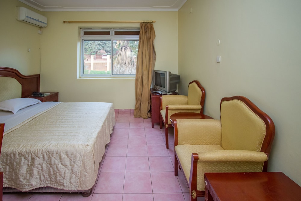 DELUXE, DOUBLE BED