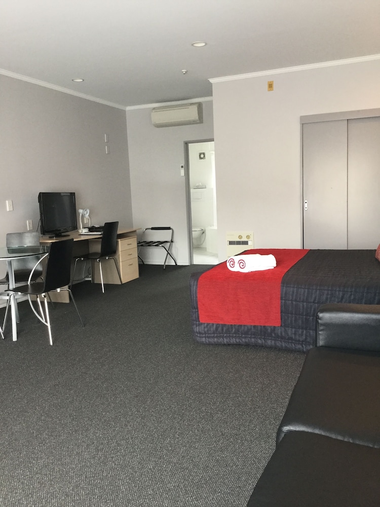 Aubyn Court Spa Motel 32/41
