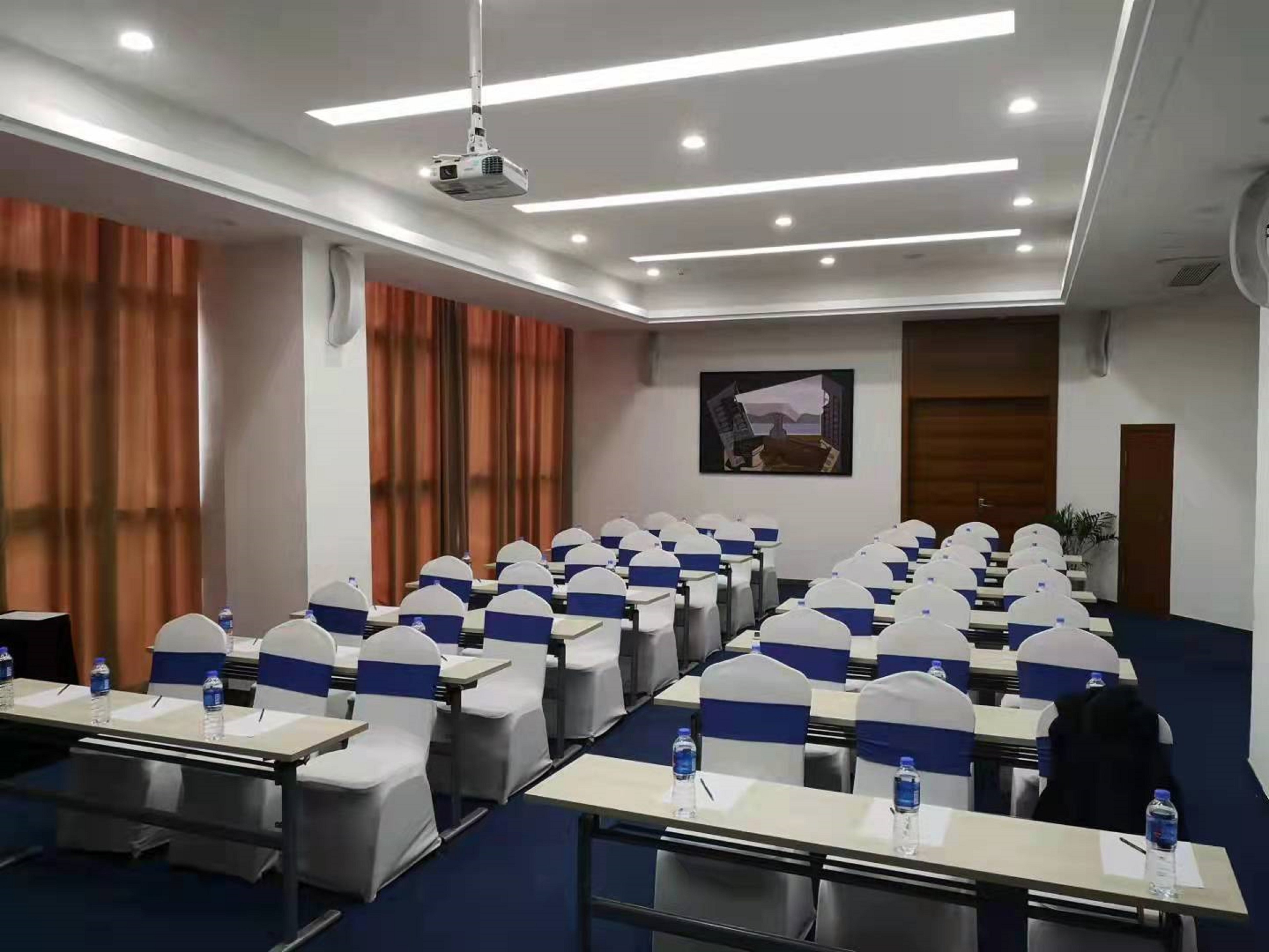 Holiday Inn Express Suzhou Changjiang 28/36