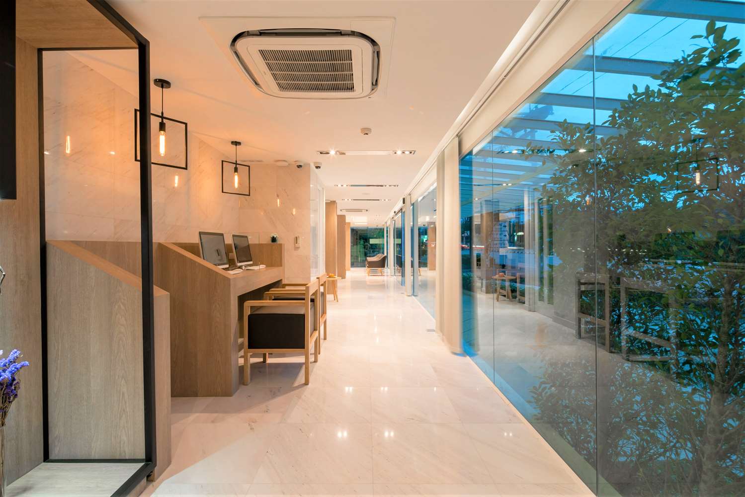 The Beachfront Hotel Phuket 6/19