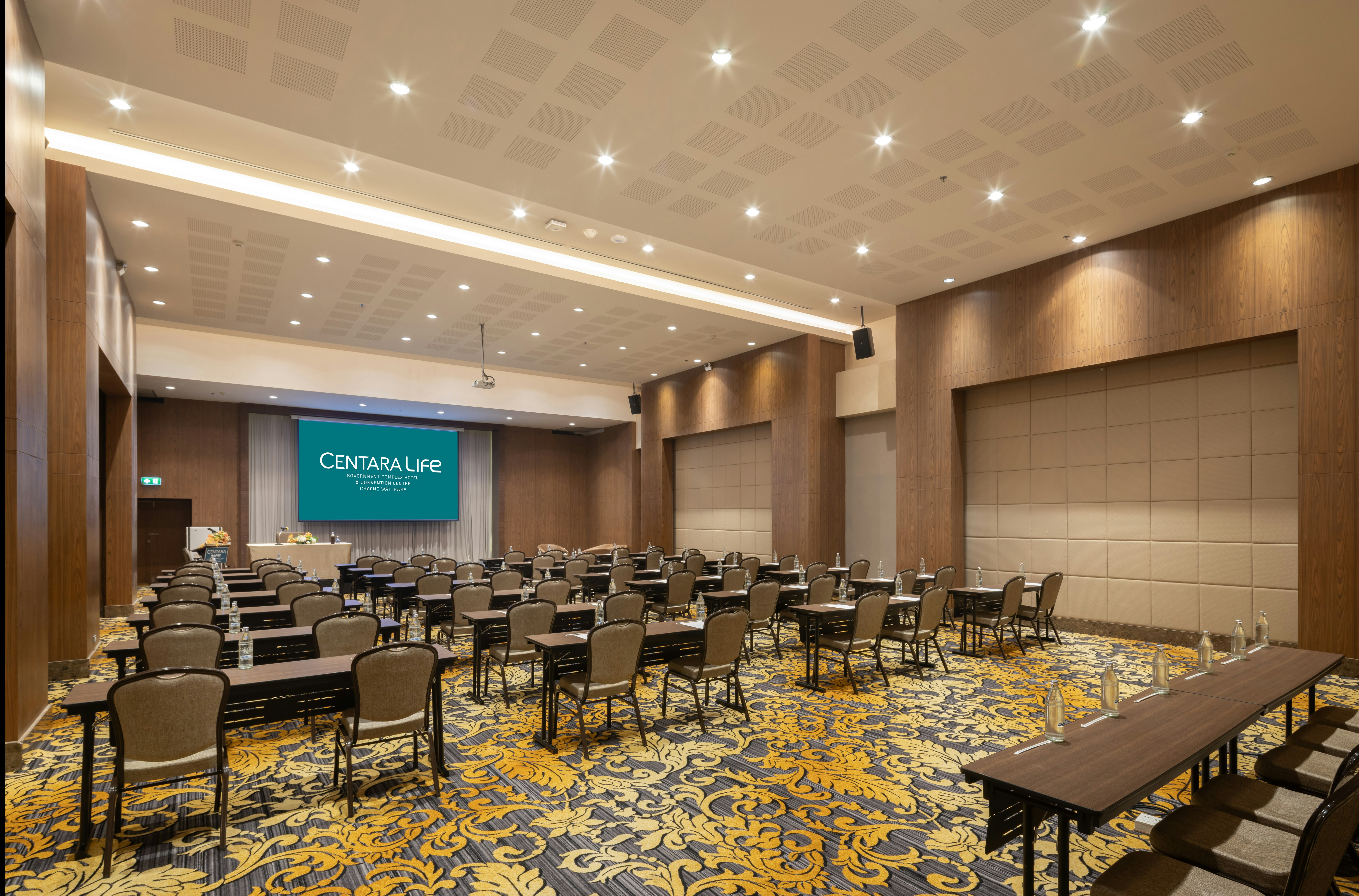 Centara Life Government Complex Hotel and Convention Centre Chaeng Watthana 65/77
