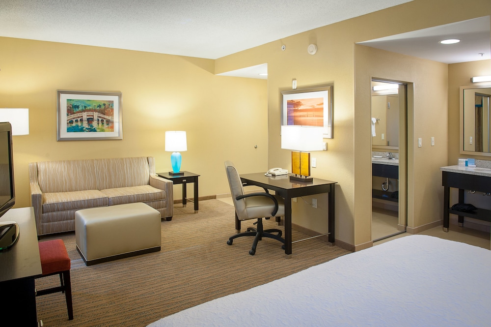 Hampton Inn Suites St Petersburg Downtown 28/51