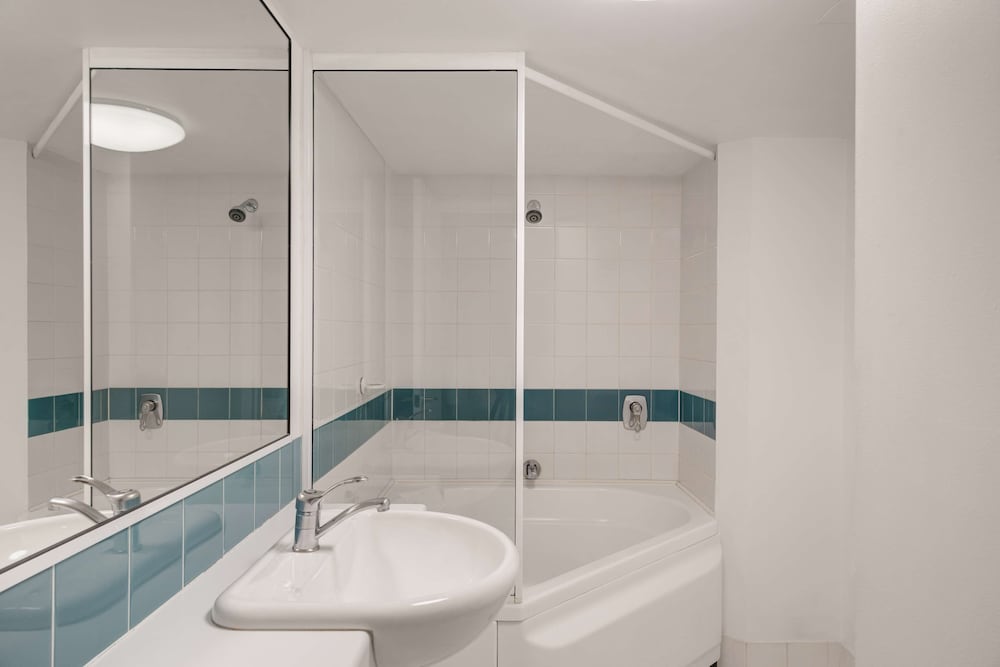 Adina Serviced Apartments Canberra James Court 41/45
