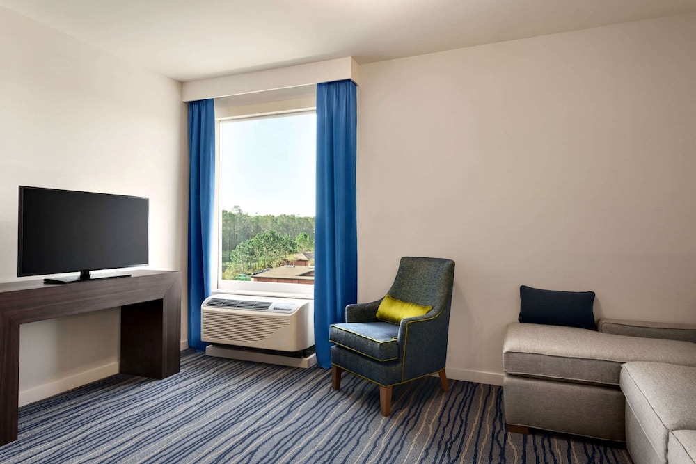 La Quinta Inn And Suites By Wyndham Orlando Idrive Theme Parks 30/50