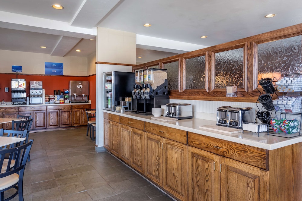 Best Western Desert Inn 8/50