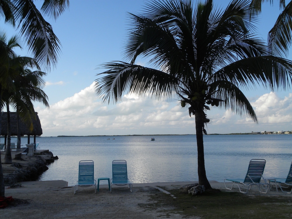 Rock Reef Resort 70/77