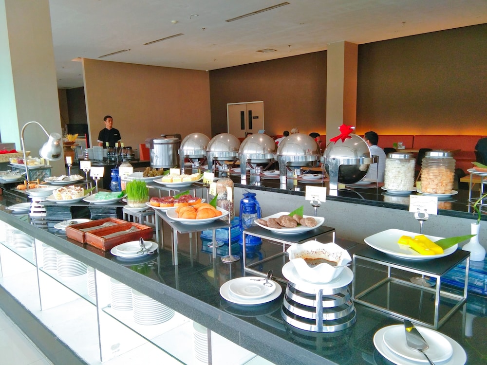 Hotel Santika Lahat 29/37
