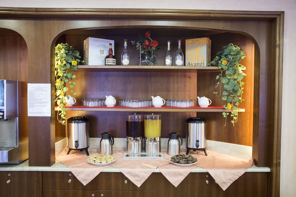 restaurant-cafeteria