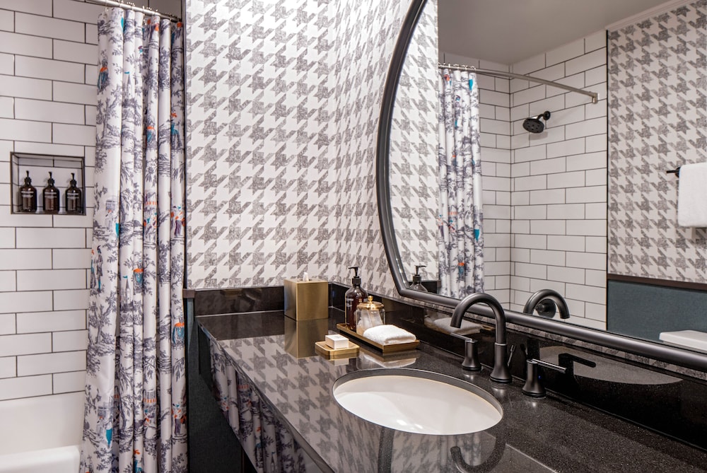 Pelham Hotel New Orleans 39/40
