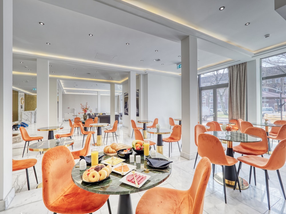 G Hotel 30/43