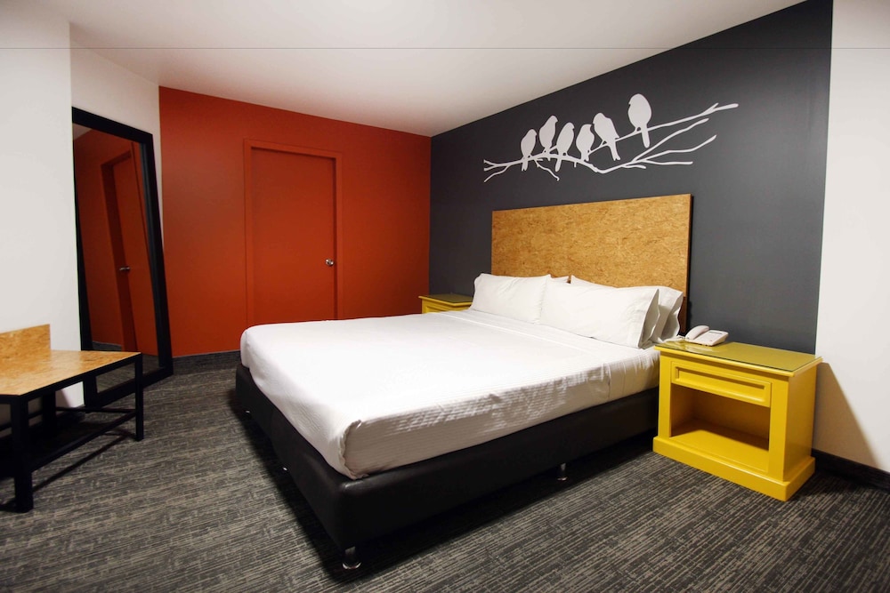 B my Hotel 17/37