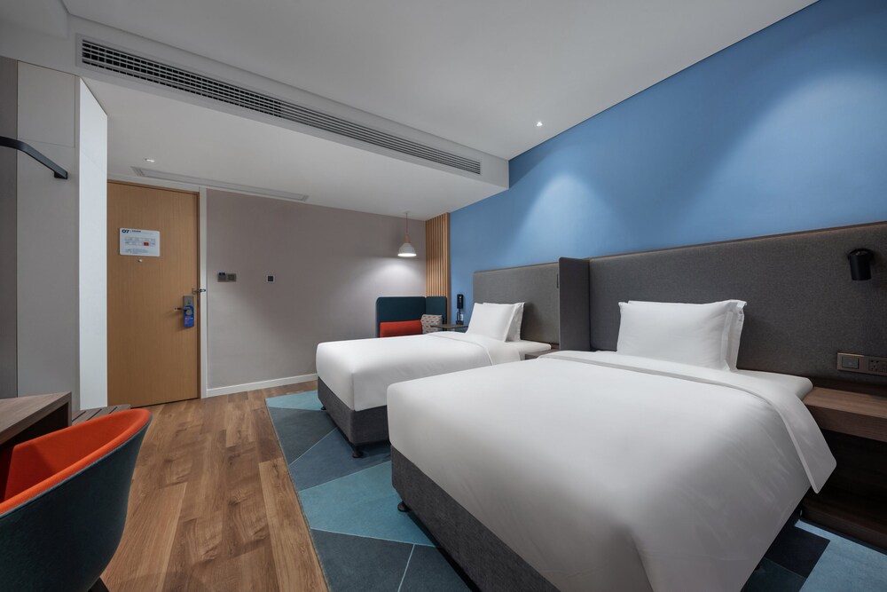 Holiday Inn Express Jingdezhen Taoxichuan 18/45