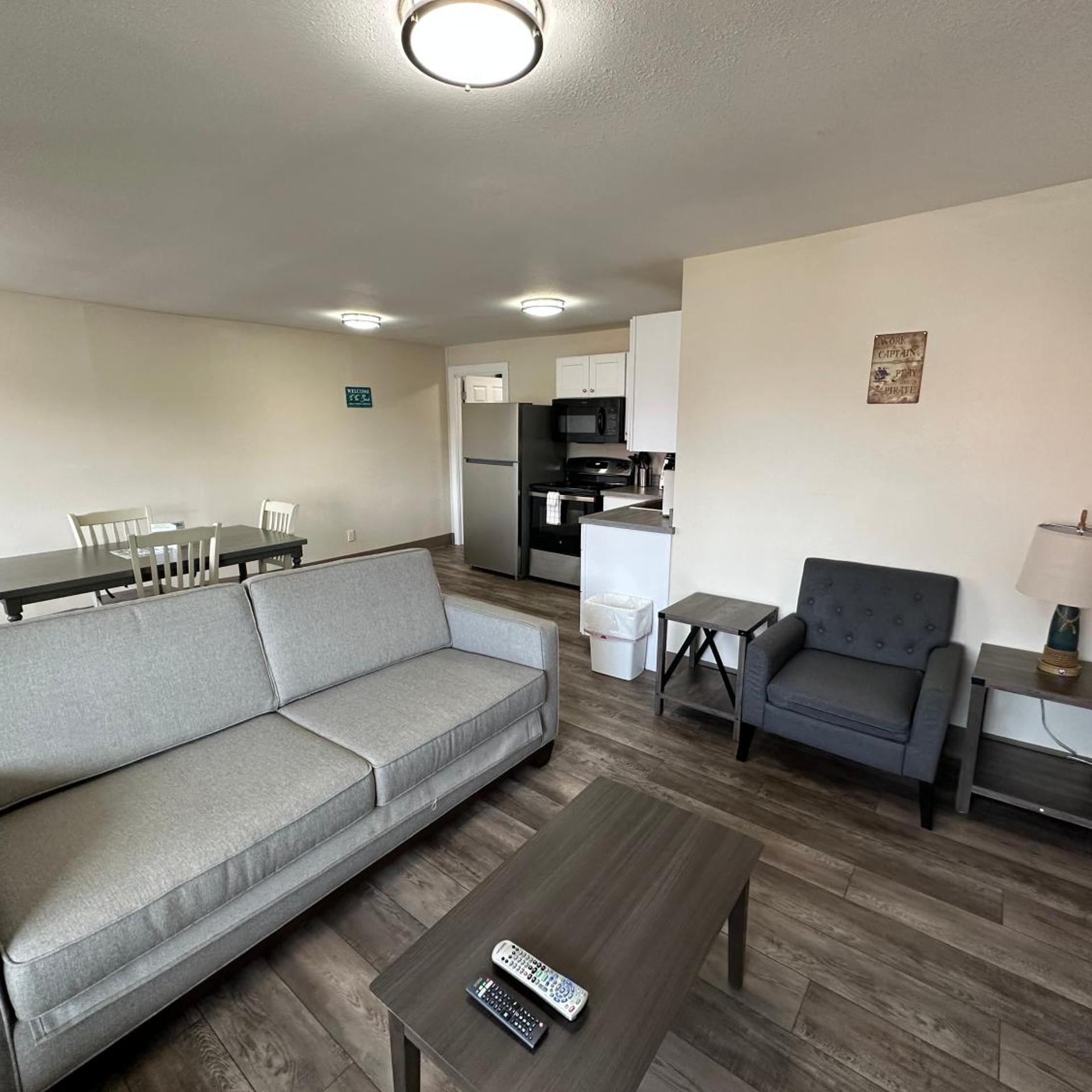 Coastal Inn & Suites 21/50