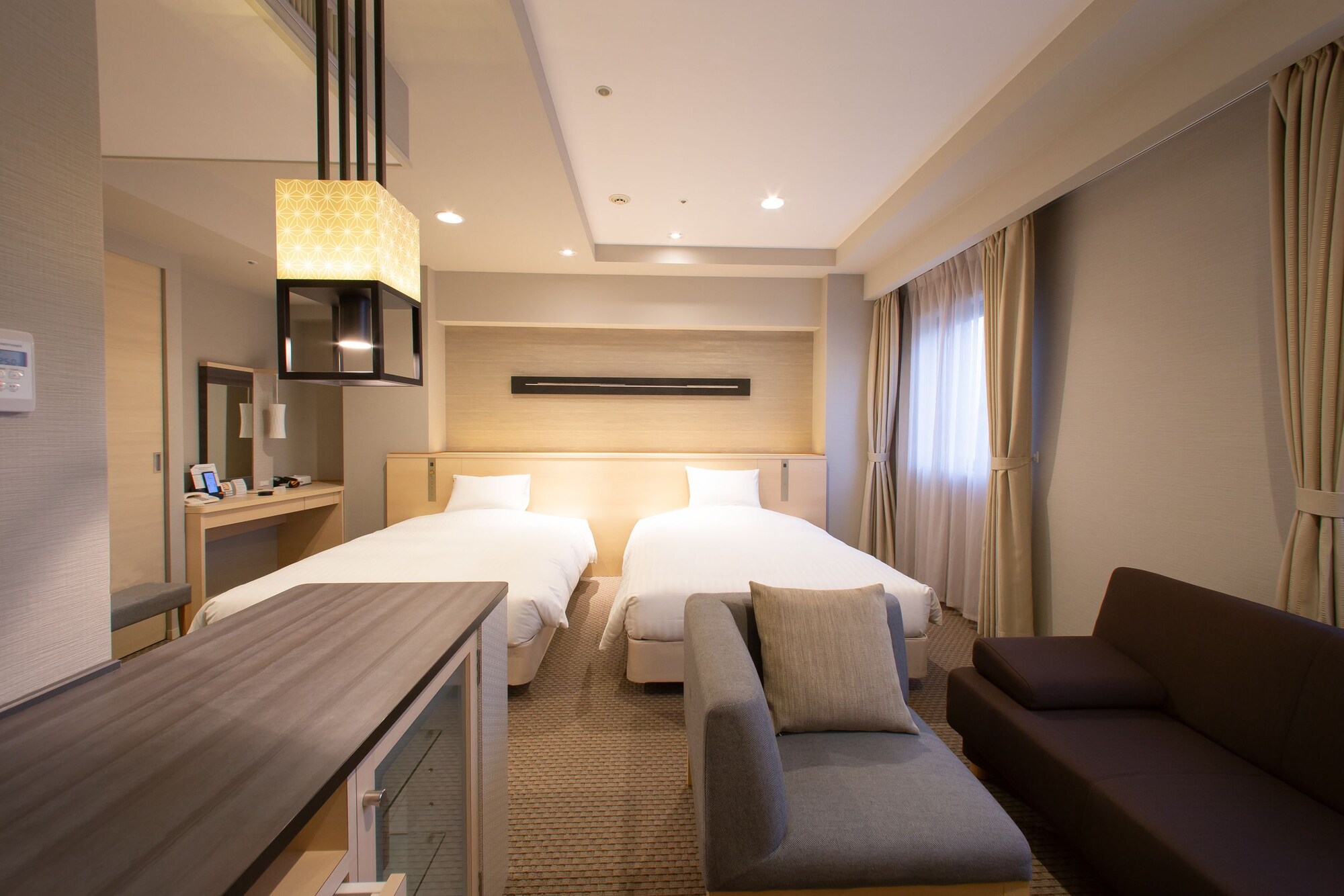 DELUXE, TWIN BEDS