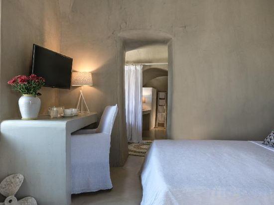 Senior, Suite, Outdoor Jetted Tub, Indoor Jetted Tub