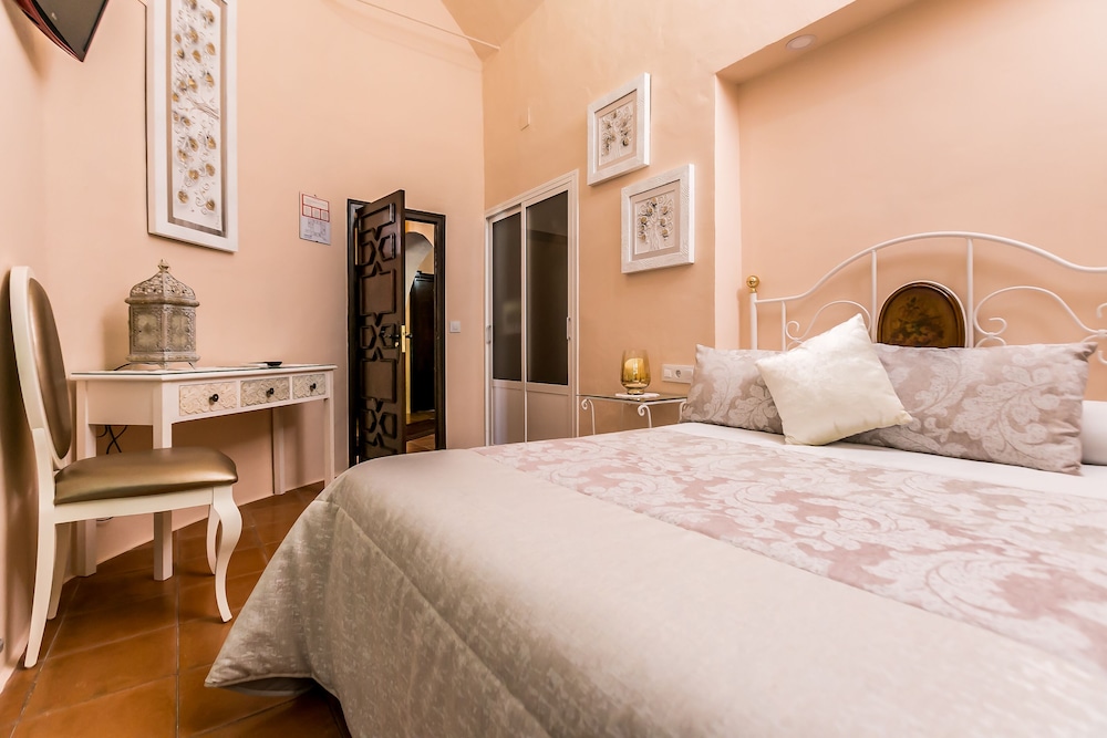 Hacienda El Santiscal - Adults Only 5/44